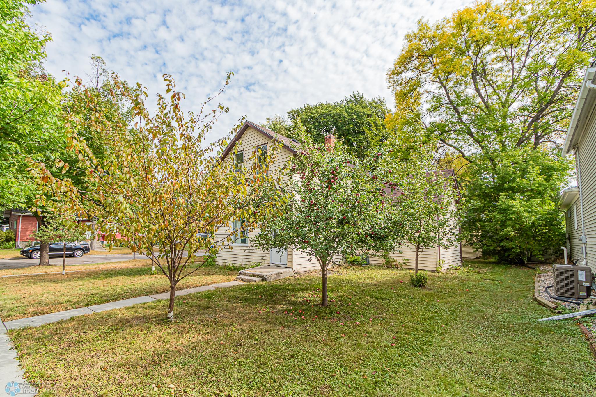 802 3rd St S, Moorhead, MN 56560-02.jpg