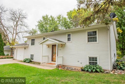 268 Pinewood Drive, Apple Valley, MN 55124
