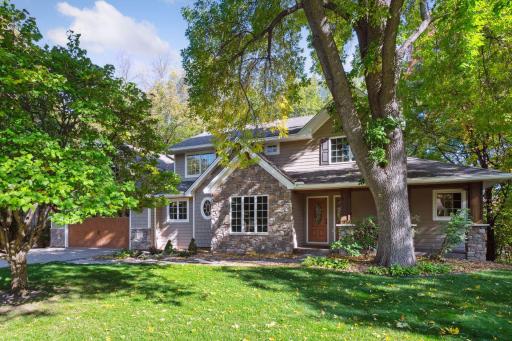 900 Brockton Lane N, Plymouth, MN 55447