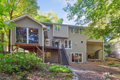900 Brockton Lane N, Plymouth, MN 55447