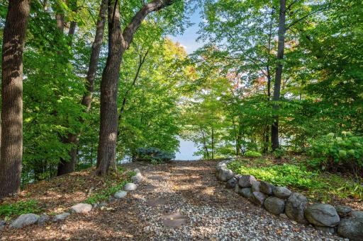 900 Brockton Lane N, Plymouth, MN 55447