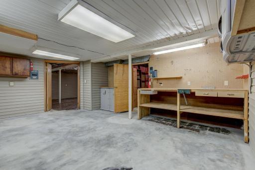 Absolutely great space for those who love working on projects