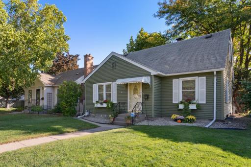 1488 Saint Albans Street N, Saint Paul, MN 55117
