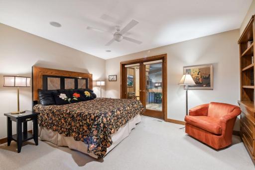 200 Black Oaks Lane, Plymouth, MN 55391