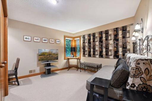 200 Black Oaks Lane, Plymouth, MN 55391