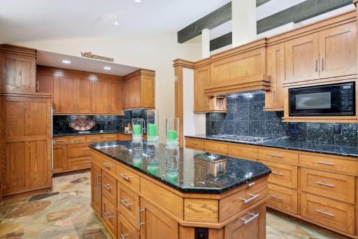 200 Black Oaks Lane, Plymouth, MN 55391