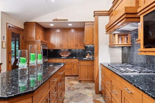 200 Black Oaks Lane, Plymouth, MN 55391