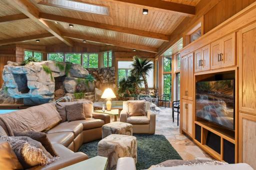 200 Black Oaks Lane, Plymouth, MN 55391