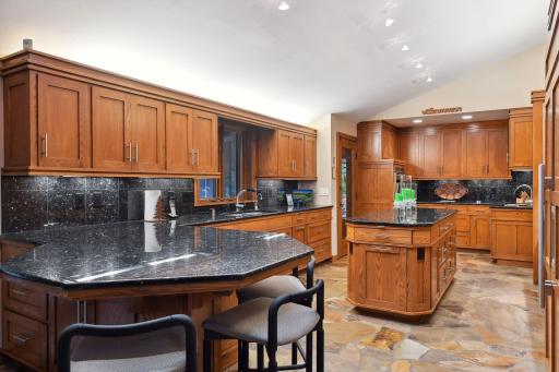 200 Black Oaks Lane, Plymouth, MN 55391
