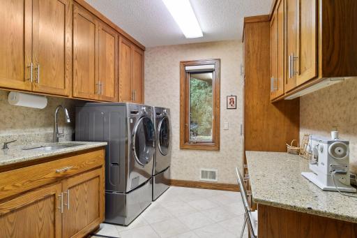 200 Black Oaks Lane, Plymouth, MN 55391