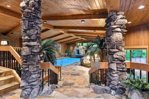 200 Black Oaks Lane, Plymouth, MN 55391
