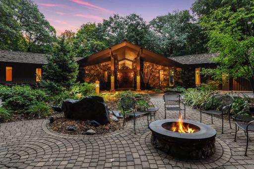200 Black Oaks Lane, Plymouth, MN 55391