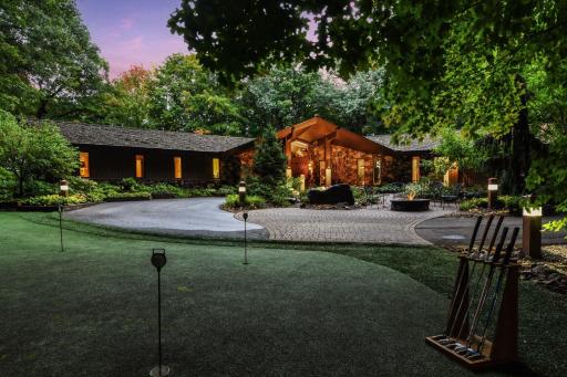 200 Black Oaks Lane, Plymouth, MN 55391