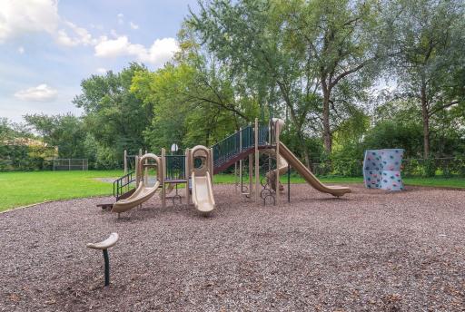 265 Hawthorne Road, Hopkins, MN 55343