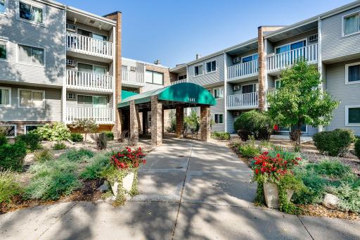 Welcome Home to the Black Forest Condominiums! Nestled in a beautiful neighborhood on the border of Fridley and New Brighton! Innsbruck Nature Preserve with Trails is right nearby.