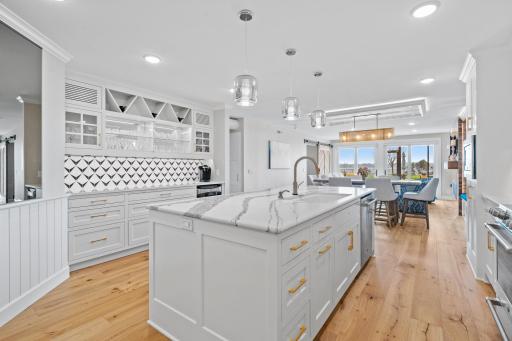 540 Indian Mound Street, 1B, Wayzata, MN 55391