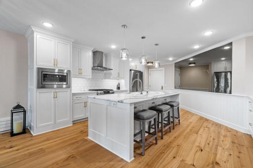 540 Indian Mound Street, 1B, Wayzata, MN 55391