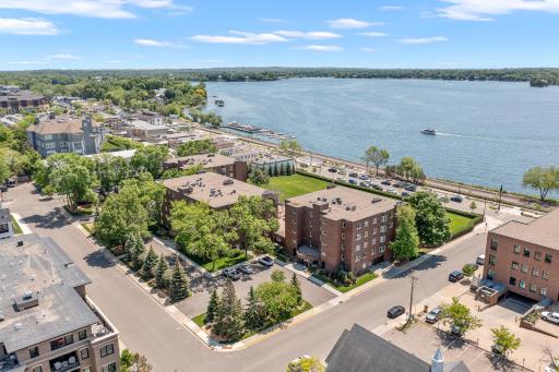 540 Indian Mound Street, 1B, Wayzata, MN 55391