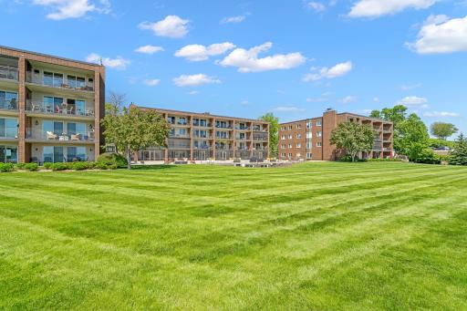 540 Indian Mound Street, 1B, Wayzata, MN 55391