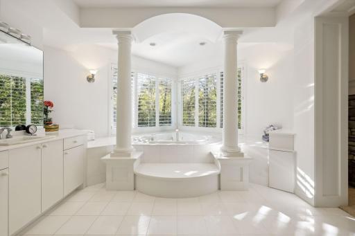 4220 Trillium Lane E, Minnetrista, MN 55364