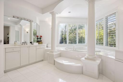 4220 Trillium Lane E, Minnetrista, MN 55364