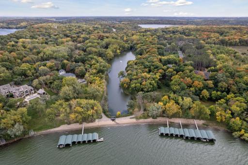 4220 Trillium Lane E, Minnetrista, MN 55364