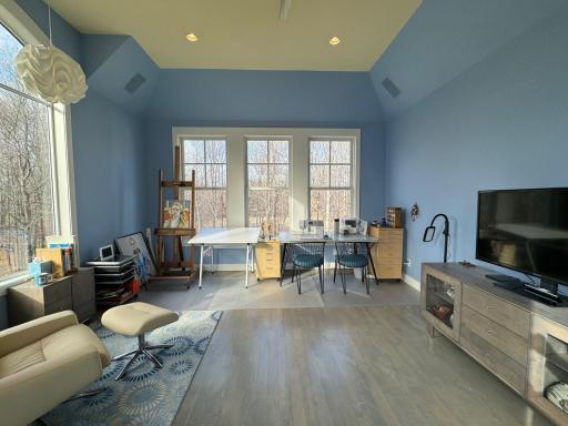 large windows, high ceiling & natural light