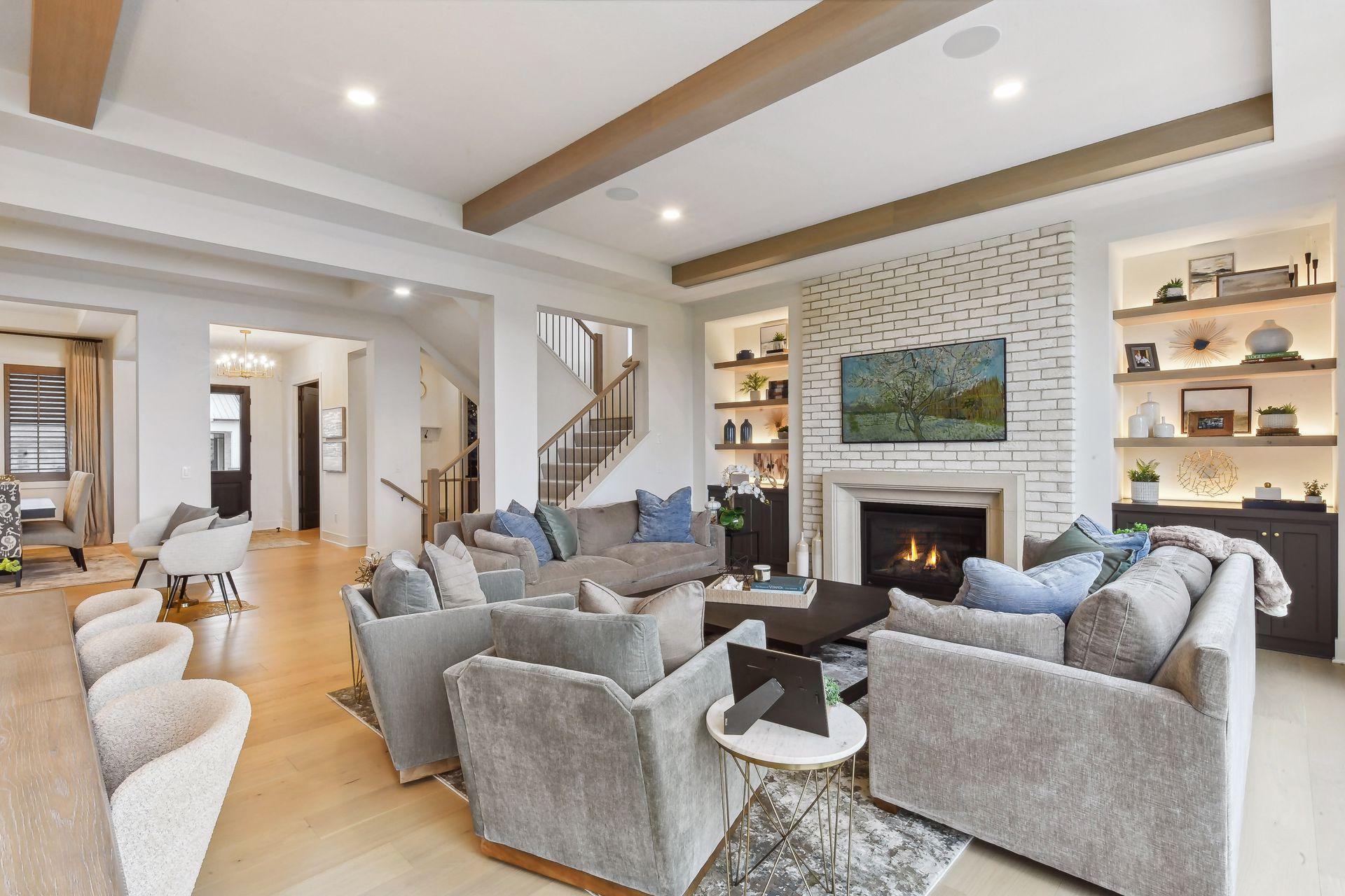 Grand Great Room w/beamed ceiling