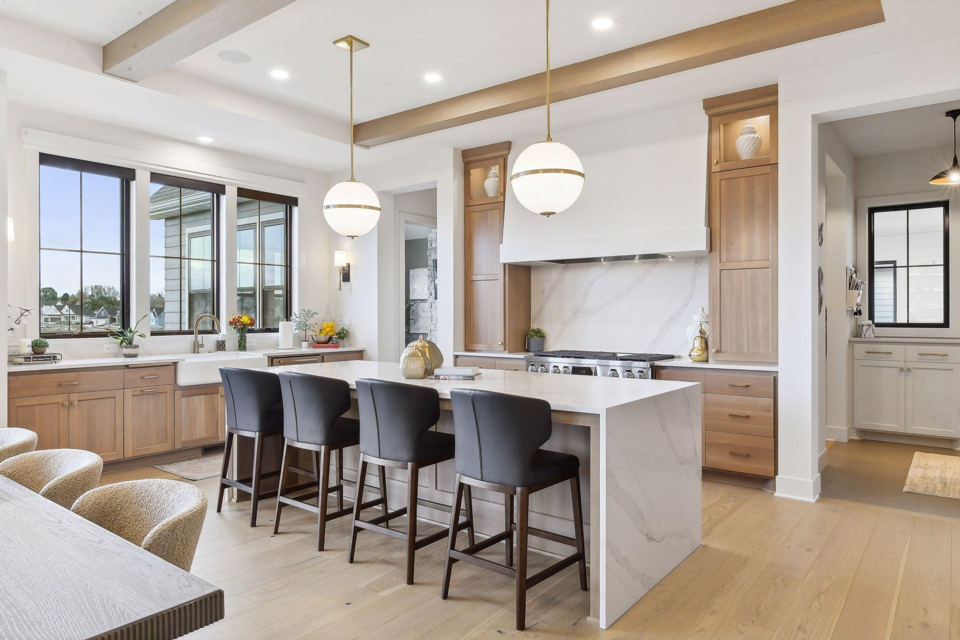 Informal or formal dining options