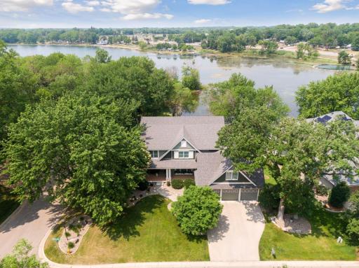 1475 Kingsview Lane N, Plymouth, MN 55447