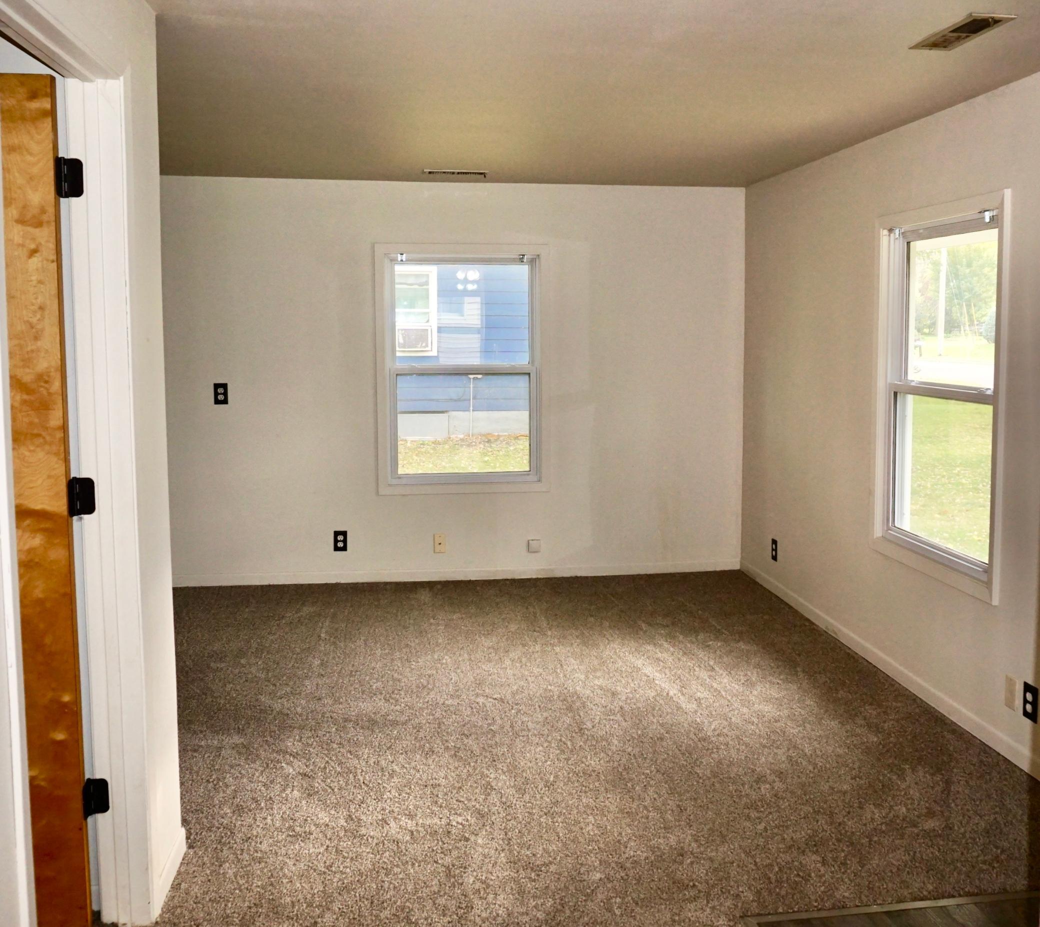 Livingroom.e.jpg