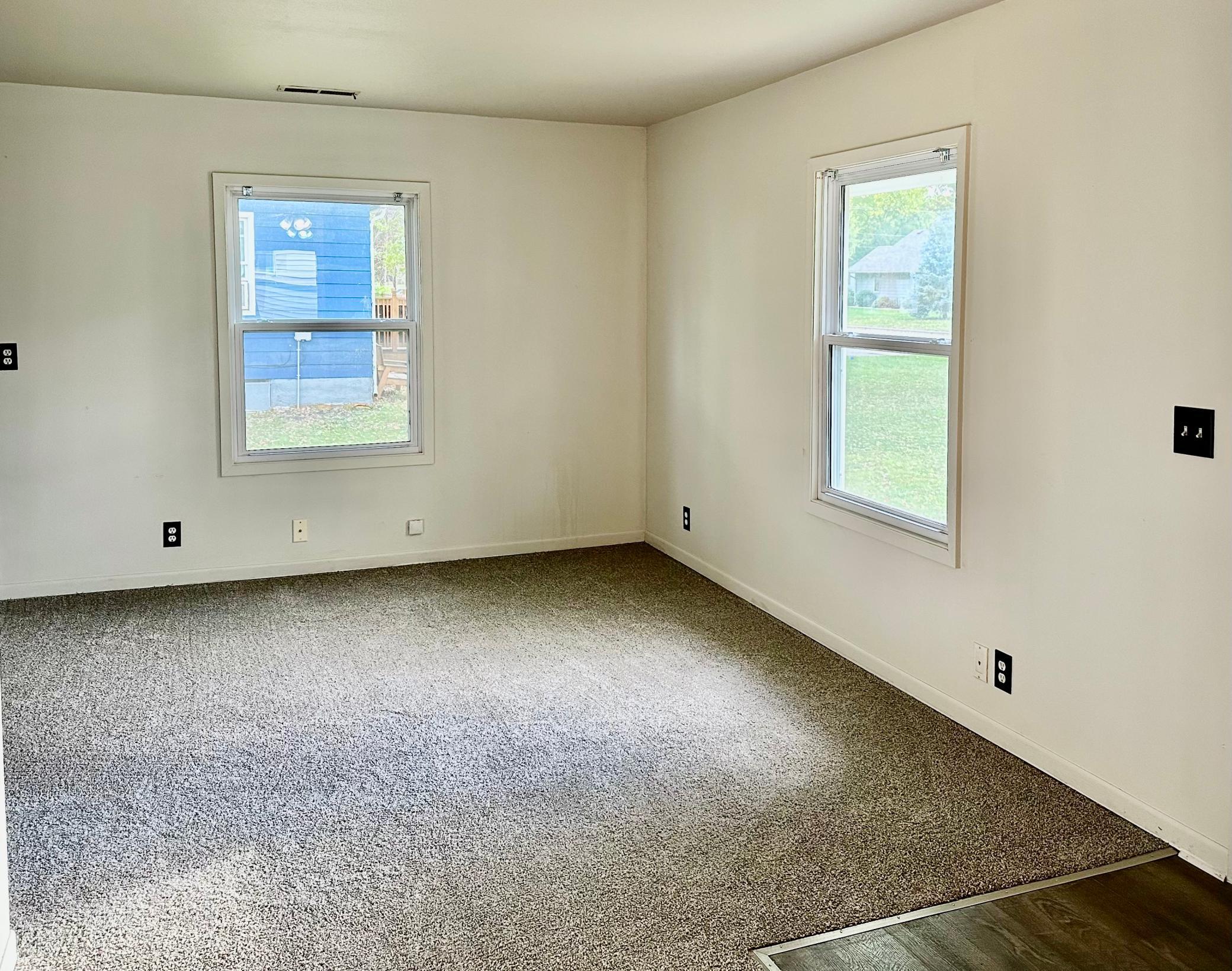 Livingroom.b.jpg