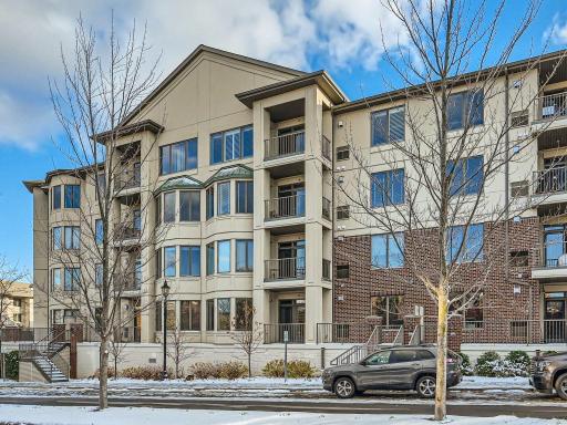 4th Floor/ Top Floor Condo in a highly sought after neighborhood.