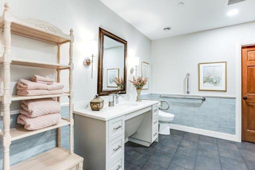 2205 Wildwood Drive, Shakopee, MN 55379