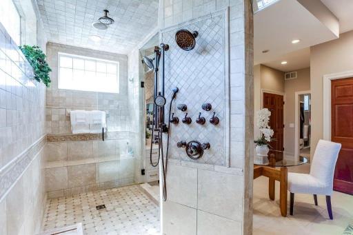 2205 Wildwood Drive, Shakopee, MN 55379