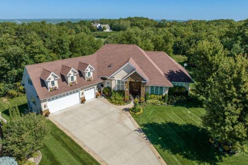 2205 Wildwood Drive, Shakopee, MN 55379