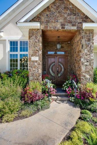2205 Wildwood Drive, Shakopee, MN 55379