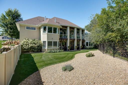 2205 Wildwood Drive, Shakopee, MN 55379