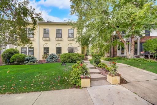 A beautiful location just steps from Kenwood Park!