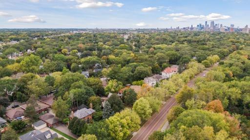 2848 WEST RIVER PKWY, Minneapolis, MN 55406