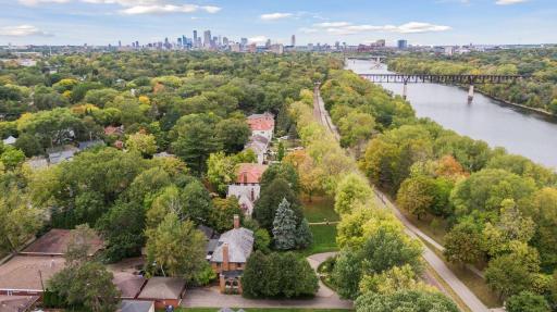 2848 WEST RIVER PKWY, Minneapolis, MN 55406