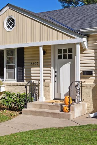 5609 Thomas Avenue S, Minneapolis, MN 55410