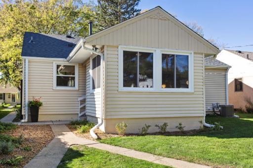 5609 Thomas Avenue S, Minneapolis, MN 55410