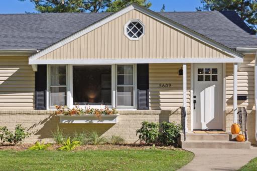 5609 Thomas Avenue S, Minneapolis, MN 55410