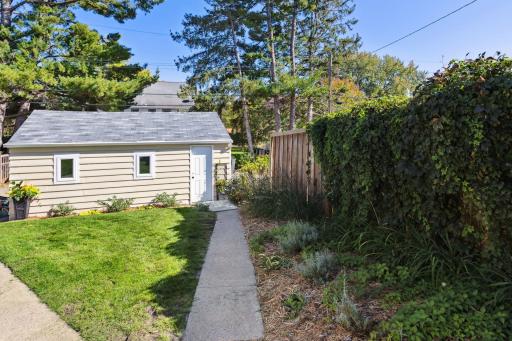 5609 Thomas Avenue S, Minneapolis, MN 55410