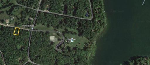 Short Distance to Clubhouse and Lake