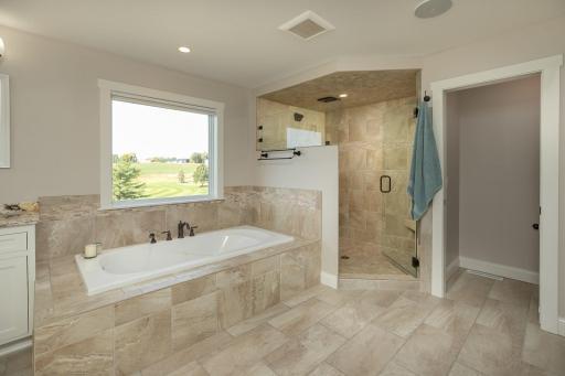 36-web-or-mls-52-Primary Bathroom.jpg