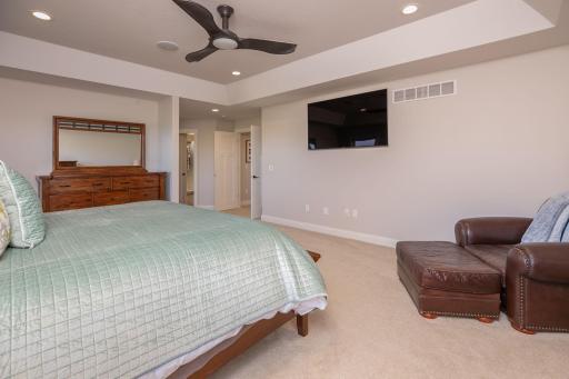 34-web-or-mls-50-Primary Bedroom.jpg