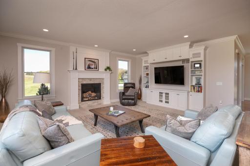 7-web-or-mls-26-Living Room.jpg