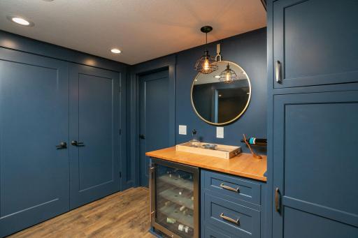 62-web-or-mls-77-Family Room.jpg